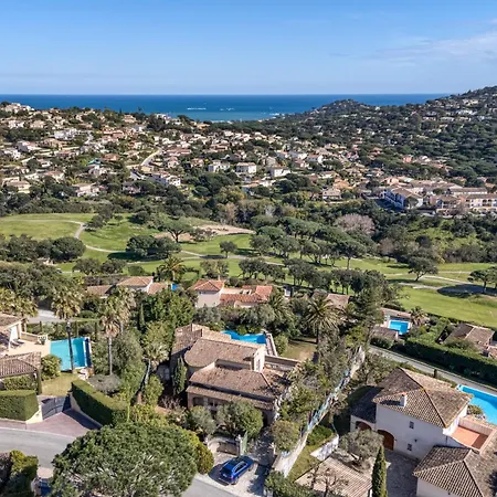 - De Standing Avec Piscine & Vue Sainte-Maxime