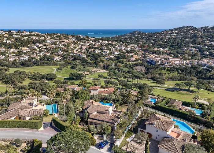 - De Standing Avec Piscine & Vue Sainte-Maxime